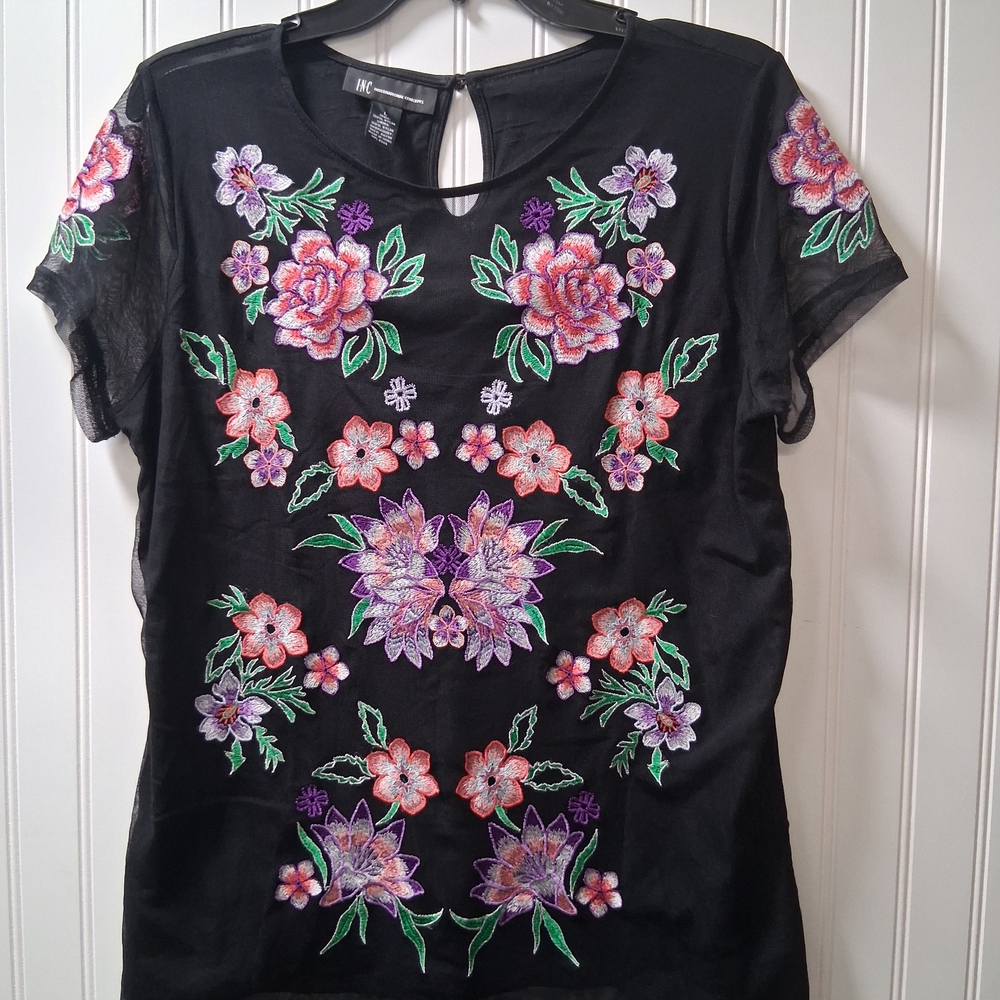 Floral Embroidered Black Top - Picture 13 of 16